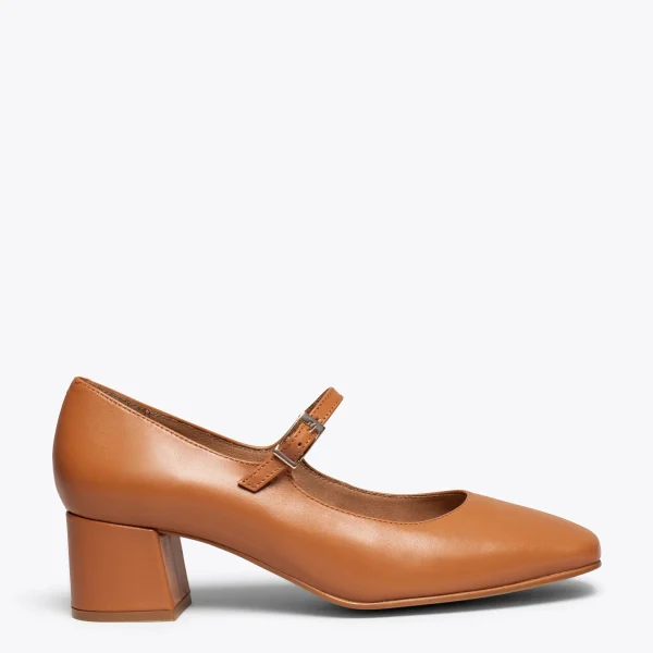 MiMaO ShopOnline BELLA – Chaussures Avec Bracelet Et Bout Carré CAMEL en vente 1