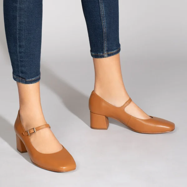 MiMaO ShopOnline BELLA – Chaussures Avec Bracelet Et Bout Carré CAMEL en vente 7