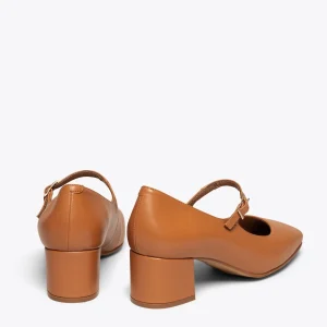 MiMaO ShopOnline BELLA – Chaussures Avec Bracelet Et Bout Carré CAMEL en vente 13